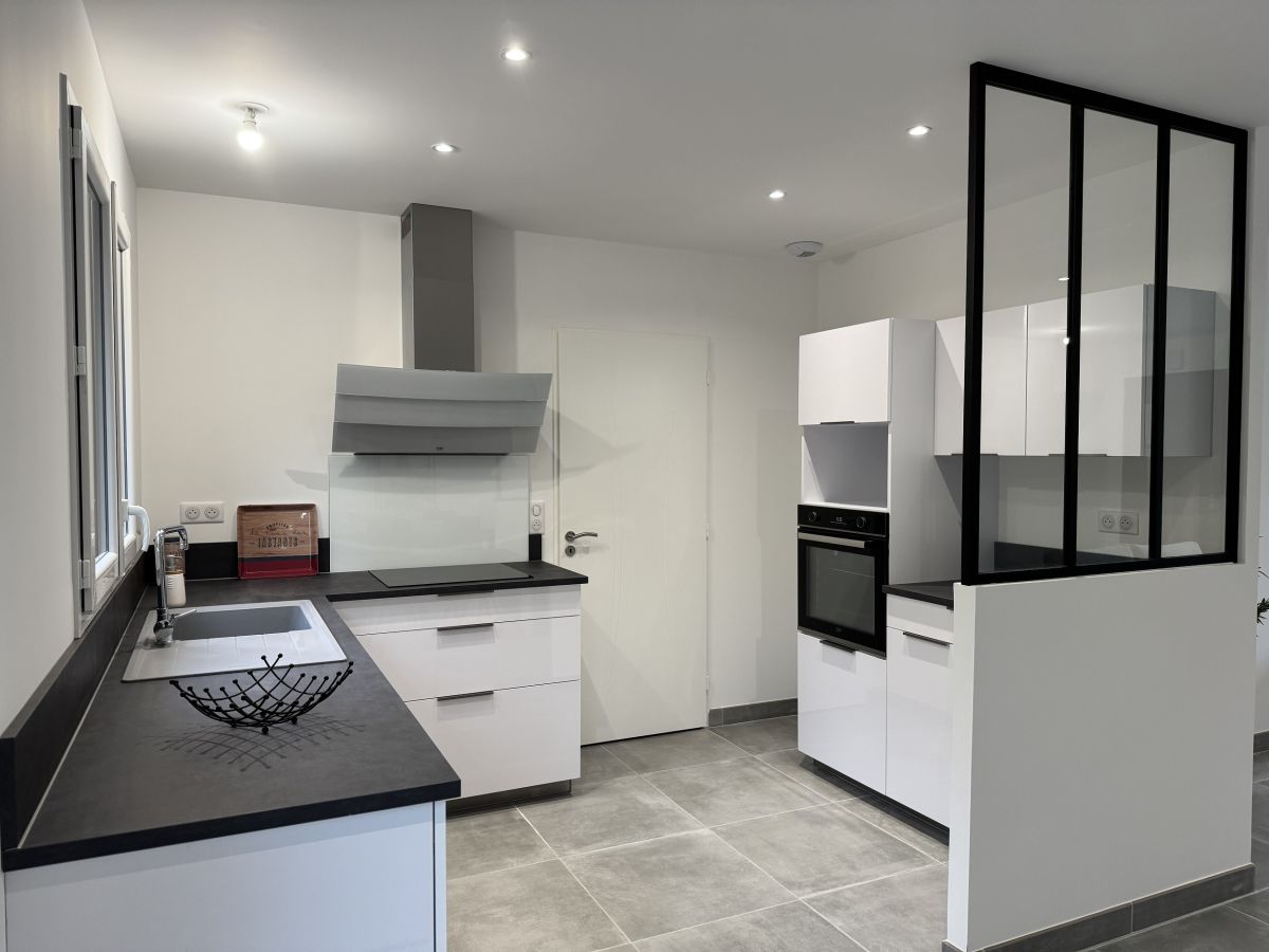 Cuisine moderne blanche